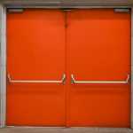 Противопожарные алюминиевые двери: преимущества