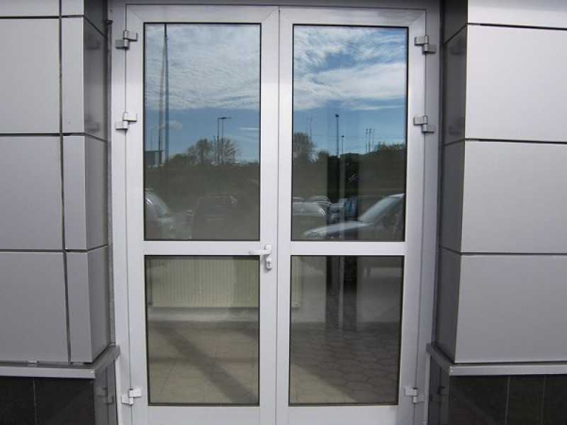 Алюминиевые двери со стеклом выбор профиля